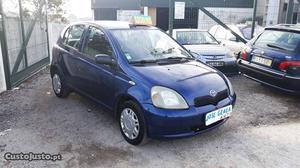 Toyota Yaris 1.0 Vvti  Junho/02 - à venda - Ligeiros