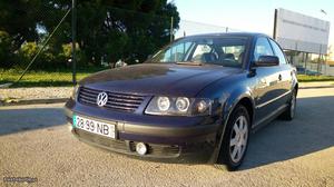 VW Passat 1.9 tdi 115 cv Novembro/99 - à venda - Ligeiros