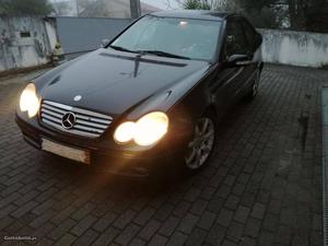 Mercedes-Benz C 220 sport coupe Março/02 - à venda -