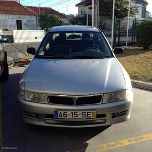 Mitsubishi Lancer 1.3 i Agosto/01 - à venda - Ligeiros