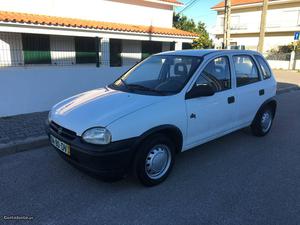 Opel Corsa 5 portas Junho/94 - à venda - Ligeiros