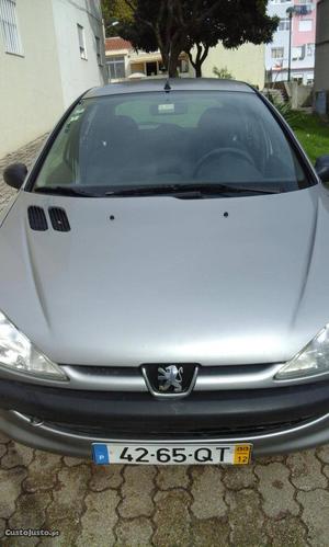 Peugeot 206 XR Presence Dezembro/00 - à venda - Ligeiros