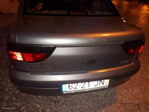 Renault Mégane 1.4 Janeiro/98 - à venda - Ligeiros