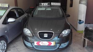 Seat Altea 1.9tdi 159EUR/mes Outubro/08 - à venda -