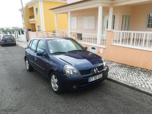Renault Clio 1.5dci 5 lugares Dezembro/01 - à venda -