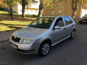 Skoda Fabia 1.4 mpi Confort Julho/02 - à venda - Ligeiros