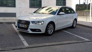 Audi A4 Avant 2.0TDi Sport Maio/12 - à venda - Ligeiros