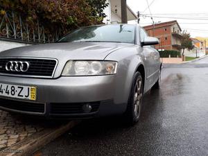 Audi A4 Avant B6 Dezembro/01 - à venda - Ligeiros