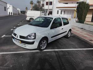 Renault Clio DIESEL 2 LUGARES Novembro/03 - à venda -