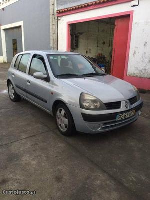Renault Clio  vavulas Outubro/01 - à venda -