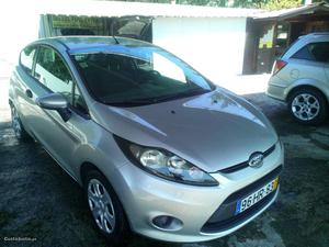 Ford Fiesta sportvan Maio/09 - à venda - Comerciais / Van,