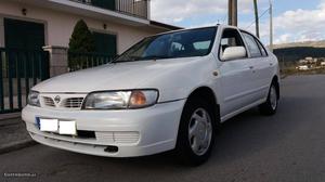 Nissan Almera gasol 5 lugares Fevereiro/99 - à venda -
