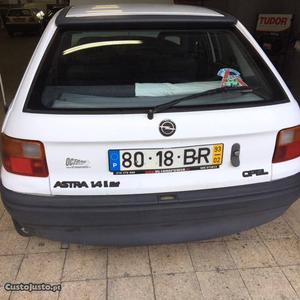 Opel Astra 1.4 F-CC Fevereiro/93 - à venda - Ligeiros