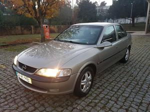 Opel Vectra 1.6i full extras impecável Outubro/98 - à