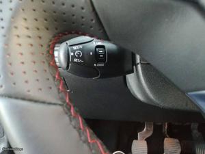 Peugeot 208 hdi Outubro/15 - à venda - Ligeiros