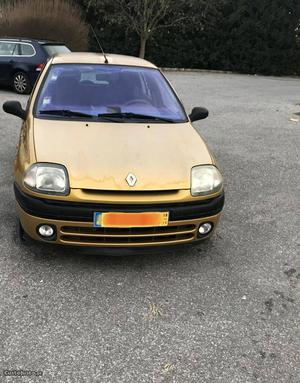 Renault Clio 1.2RT a gasolina Novembro/98 - à venda -