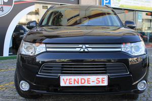 Mitsubishi Outlander PHEV 4WD Plug-in Novembro/14 - à venda