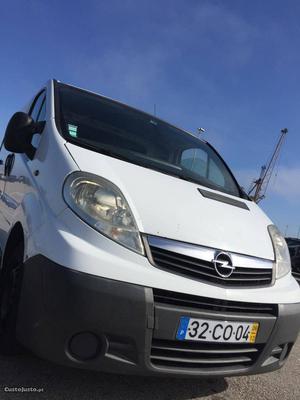 Opel Vivaro 2.0 cdti Dezembro/06 - à venda - Comerciais /