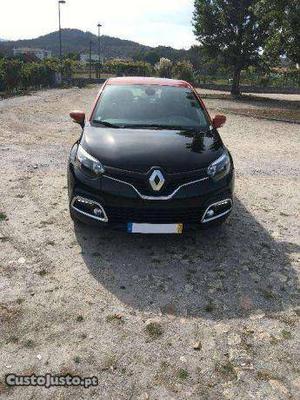 Renault Captur DCI Junho/14 - à venda - Ligeiros