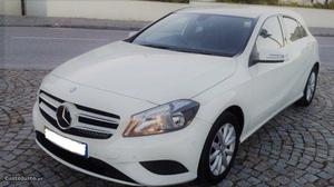 Mercedes-Benz A 180 Linha Urban Setembro/13 - à venda -