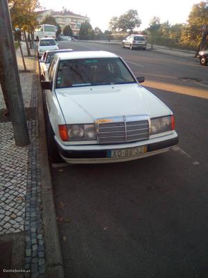 Mercedes-Benz E 200 troco por carro gpl Dezembro/91 - à