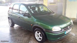 Opel Corsa  v impecável Maio/96 - à venda - Ligeiros