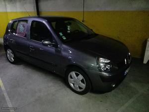 Renault Clio 1.2 Setembro/02 - à venda - Ligeiros