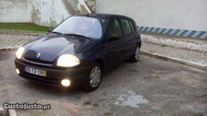 Renault Clio 1.2 rt Dezembro/00 - à venda - Ligeiros