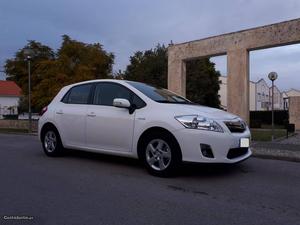 Toyota Auris Híbrido 136CV Fevereiro/12 - à venda -