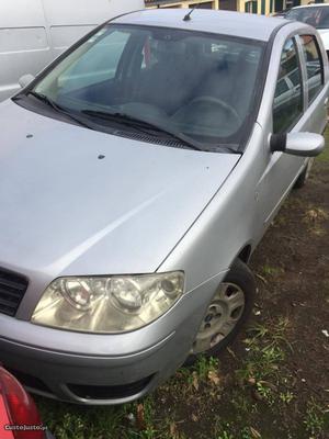 Fiat Punto  cdti Fevereiro/04 - à venda - Ligeiros