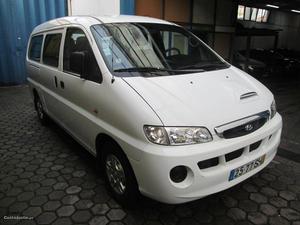 Hyundai H-1 2.5 TD 6 Lugares Setembro/01 - à venda -