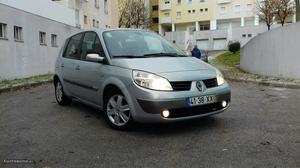 Renault Scénic 1.5 DCI Junho/04 - à venda - Ligeiros