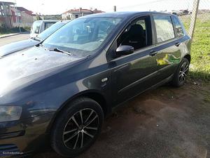 Fiat Stilo 1.9 jtd Novembro/01 - à venda - Ligeiros