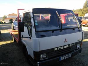 Mitsubishi Canter cabine larga Maio/92 - à venda -