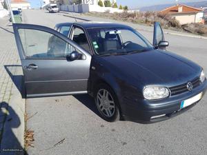 VW Golf V Outubro/01 - à venda - Ligeiros