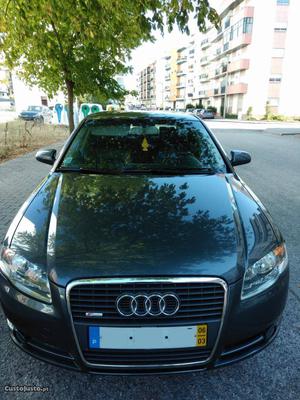 Audi A4 A4 2.0TDI 140cv Maio/06 - à venda - Ligeiros