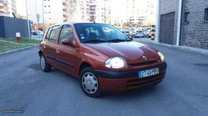 Renault Clio 1.2 Agosto/99 - à venda - Ligeiros
