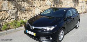 Toyota Auris D4D  Fevereiro/16 - à venda - Ligeiros