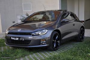 VW Scirocco 2.0 TDI Sport DSG Novembro/16 - à venda -