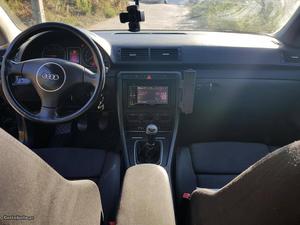 Audi A4 TDI PD 130cv cx6 Julho/02 - à venda - Ligeiros