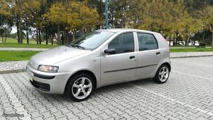 Fiat Punto 1.2 A/C 140 mil Dezembro/01 - à venda - Ligeiros