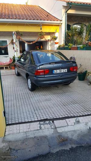 Ford Escort 1.4 Julho/96 - à venda - Ligeiros Passageiros,