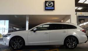 Mazda 6 2.2 Excelence Navi Julho/17 - à venda - Ligeiros