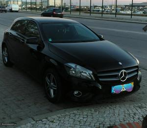 Mercedes-Benz A 180 w176 Março/13 - à venda - Ligeiros