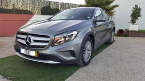 Mercedes-Benz GLA 200 GLA 180 Outubro/15 - à venda -