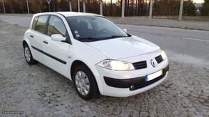 Renault Mégane 1.5DCi 5P 5Lug Dezembro/03 - à venda -