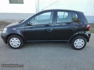 Toyota Yaris 1.0 Sol Junho/01 - à venda - Ligeiros