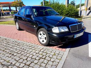 Mercedes-Benz C CV-CDI Dezembro/99 - à venda -