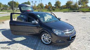 Opel Astra GTC  CV 2Lug Março/06 - à venda -