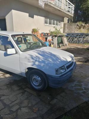 Opel Corsa 1.5 d Janeiro/90 - à venda - Ligeiros